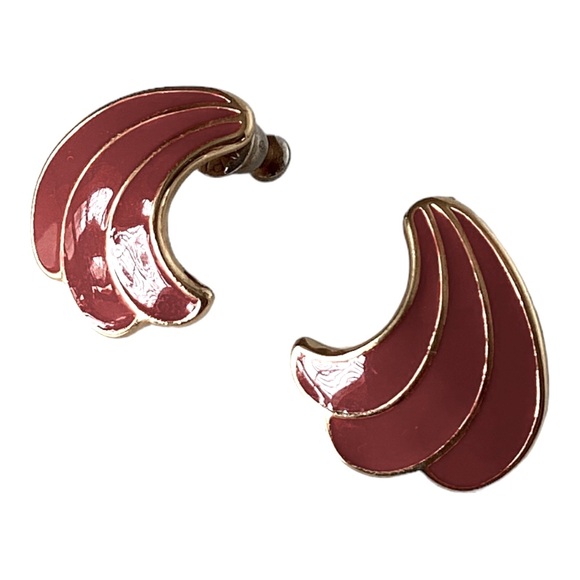 Napier Gold Tone Curved Wing Style Red Enamel Inlay Post Earrings Vintage EUC - Picture 5 of 7
